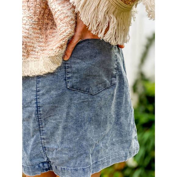 NEW SADIE & SAGE corduroy asymmetrical waist skirt in blue - Picture 3 of 8